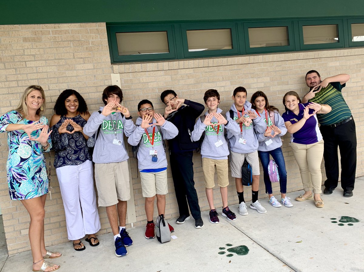 Had an awesome kick off DECA officer meeting this morning! Thank you <a href="/gabbyvenanzi/">Gabby Venanzi</a> and <a href="/cece_runnerr/">Cece Runner</a> from <a href="/JupiterDECA/">Jupiter DECA</a> and <a href="/FloridaDECA/">Florida DECA</a> for supporting our chapter and helping us trailblazer DECA for middle schools everywhere! @MrLehmanPBCSD <a href="/duncan_middle/">W. B. Duncan M.S.</a>
