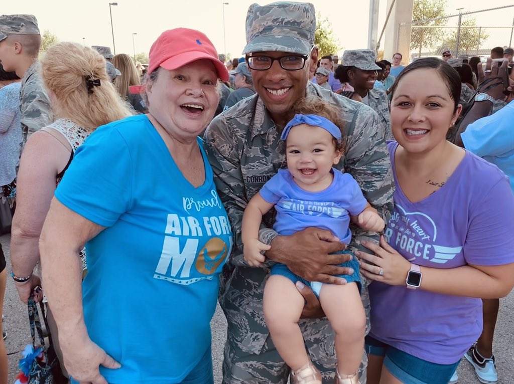 PSConrow's tweet image. BMT Graduation! Finally get to see Benjamin after 2 long months. 6 more months till he comes home 🥰