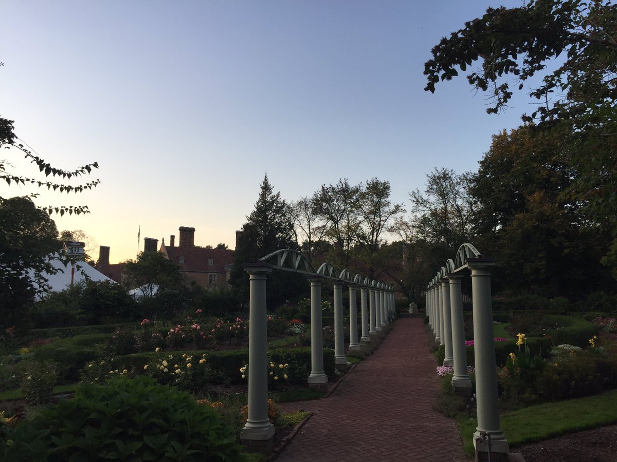 I was lucky enough to be invited to a charity event tonight at the Meadowbrook Hall on the Oakland University campus. Such an amazing bit of automotive history.