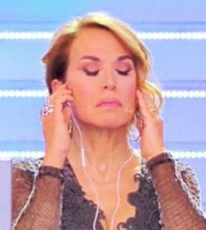 Fred 🏳️‍🌈 a Twitteren: &quot;Cronaca live del primo ascolto di  #AccettoMiracoli… &quot;