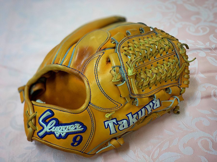 先日、久保田スラッガー様の展示会にてプロ選手の実使用グラブの写真を