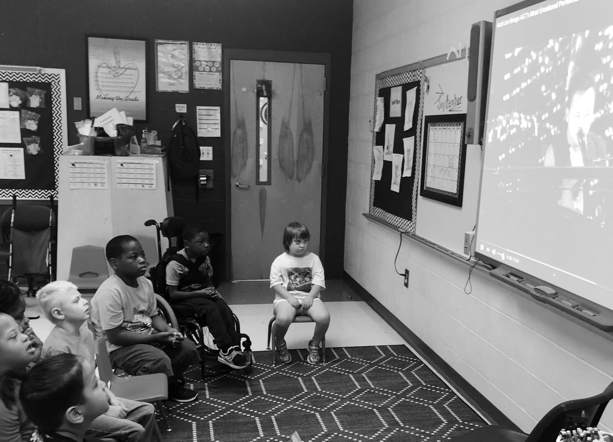 AcceptionalMe11's tweet photo. Our “Connection before Content” included Kodi Lee and his talent. My Ss were mesmerized by his performance, and we talked about how we have everything we need to reach our dreams. @sandy_grove #RelationshipsMatter #NoMatterWhat #SeeMe https://t.co/YDKyuy56iM