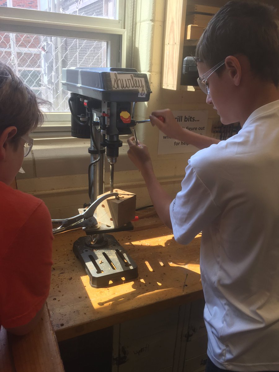 TeachAdams's tweet photo. Drill press action https://t.co/TcudurtsLN