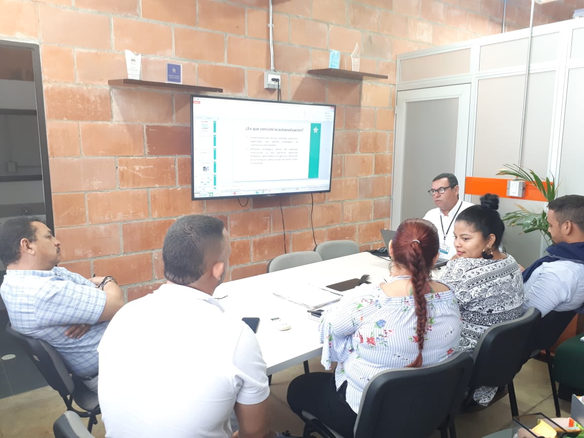 hpaterninae's tweet photo. Sensibilización al personal administrativo del Centro de Formación Minero Ambiental, con miras a la autoevaluacion 2019.@JAIROLEONZAPATA @LuisCPinedaM @fggonzalezl https://t.co/YfpdAB9mMJ
