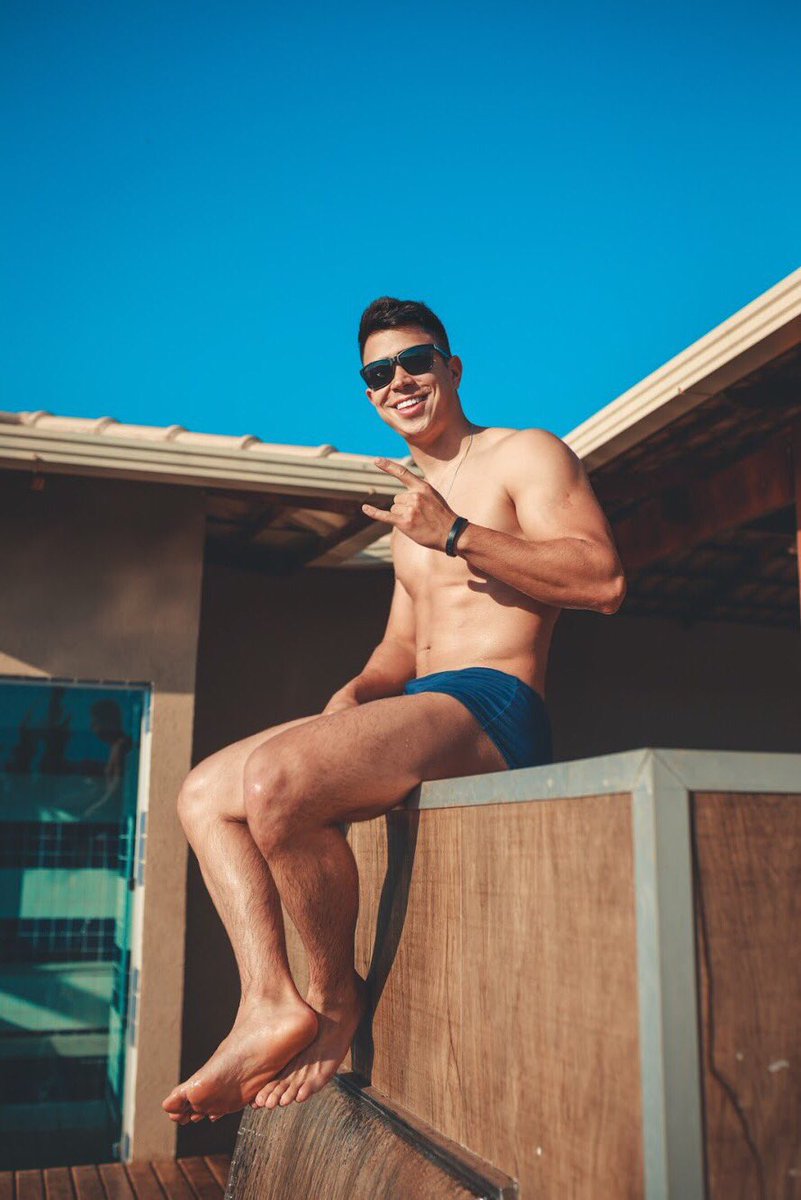diegulucas's tweet photo. Calor pede uma piscina né 😂 https://t.co/tFlWbzPMhg