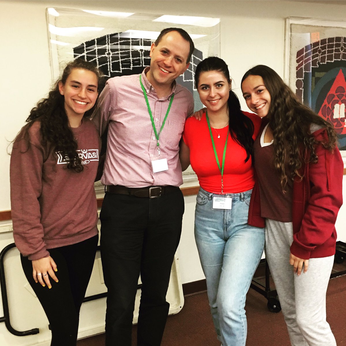 SzarvasFellows's tweet photo. Great visit to the @LeffellSchool today with Eva Stupka @TheJDC @alexweisler #szarvascamp #szarvasmoldova #sharingstories #leadership #volunteering #alumni #recruitment #szarvas2020 https://t.co/yhY3gwf1Qq