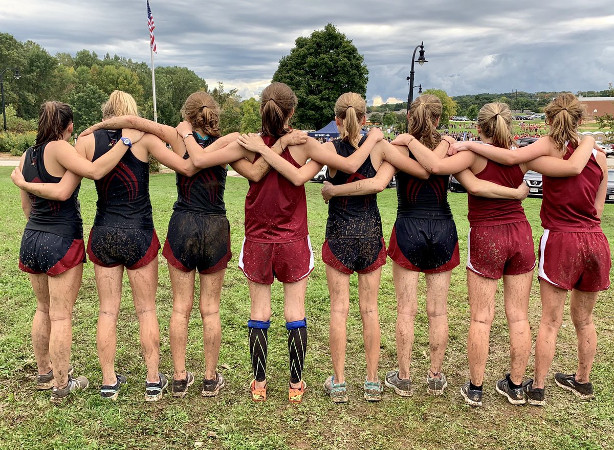 fonddulacxc's tweet photo. At Bayport running in the mud! #fondypride https://t.co/iitBO0F8IR