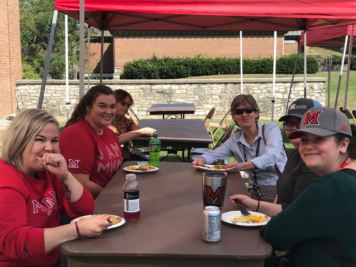 adamshd's tweet photo. #PopUpFest ⁦@MiamiRegionals⁩ ⁦@MiamiOH_ICS⁩ ⁦@MURegDean⁩ #MUM3rdThursdays https://t.co/jJVpRRPK68
