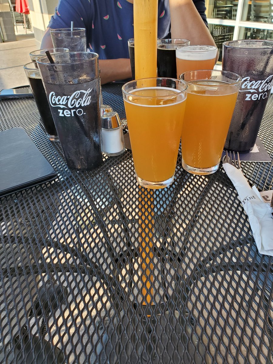 MOB_J_SACKS's tweet photo. If I stream tonight, it won't be until late. Having our weekly boys night out. #togoodtimes https://t.co/ax7t0VtXXu