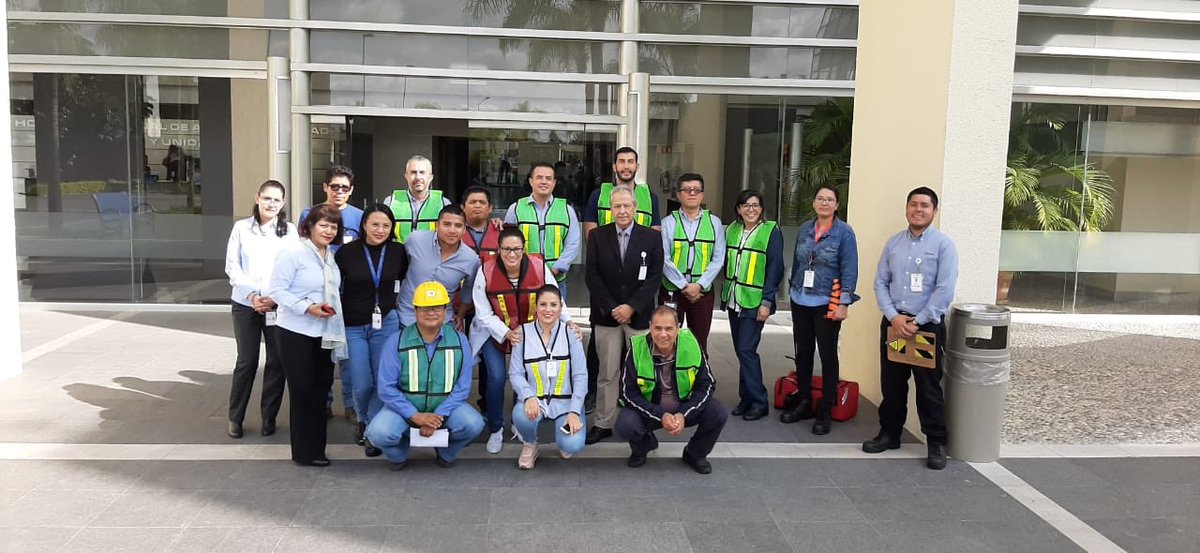 DraOyukiAC's tweet photo. #OrgulloHRAEB Fortaleciendo la cultura de prevención y protección civil en Hospital Regional de Alta Especialidad del Bajío - Gestión y Seguridad de las Instalaciones - Día Nacional de Protección Civil #HRAEB #MacroSimulacro #ProtecciónCivil #CSG #SiNaCEAM #DGCES #CCINSHAE https://t.co/VYzpatQLc6