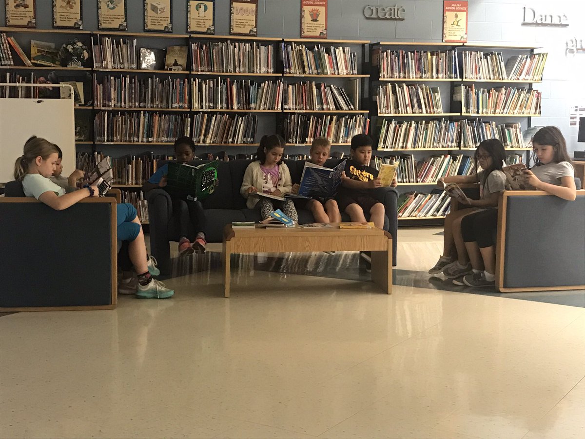 MrsMichieli's tweet photo. Book exchange started today:) #librarythursdays #lovetoread ❤️ https://t.co/fgHRAsS8j8