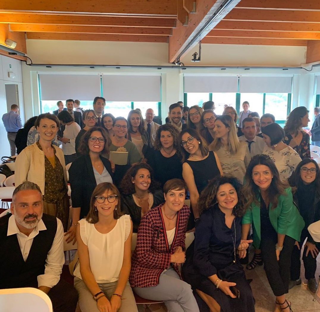 ladyantoc's tweet photo. L'unico modo per fare un ottimo lavoro è amare quello che fai! 
Passione, condivisione ed innovazione..ripartiamo da qui! 
Kick off di Region bellissima giornata passata insieme #ilmioteamèdifferente #nextstep @ManpowerGroupIT @ManpowerGroup https://t.co/SgOId2bR7Z