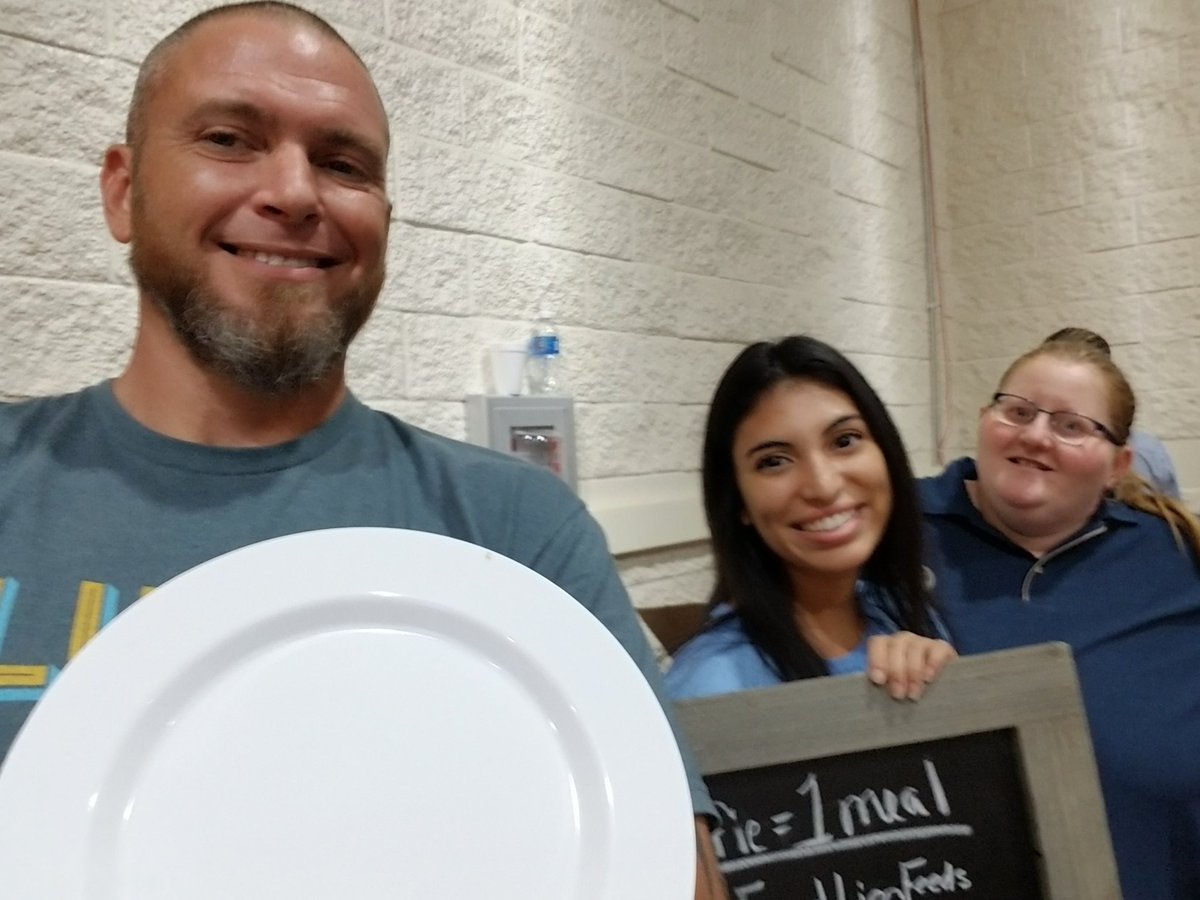 TzzSki's tweet photo. #noemptyplate #foodlionfeeds https://t.co/Sqa8hHIPOg