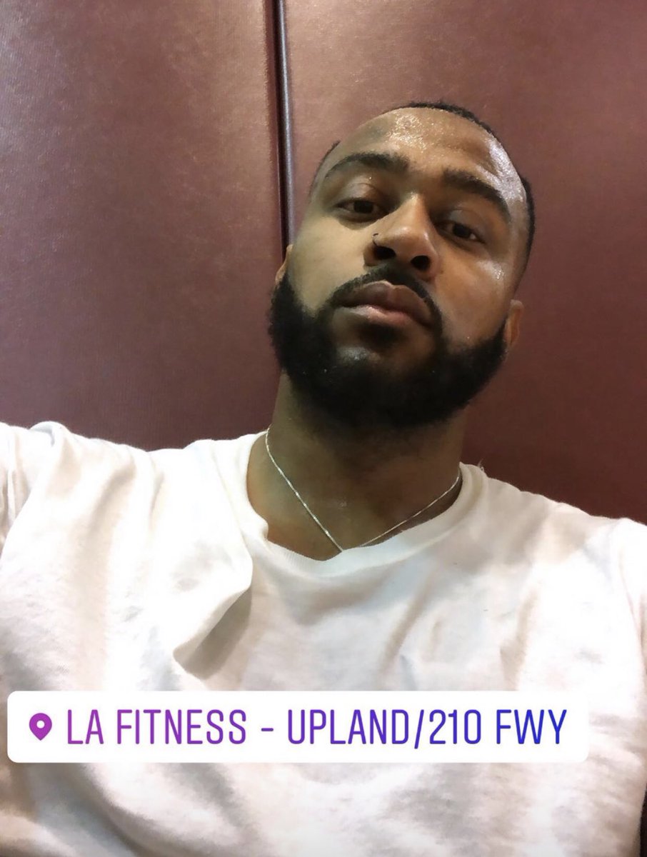 Beard tips 👇

1) Use Minoxidil morning and night to full beard, (Not just bold spots) Rub into skin

amazon.com/Kirkland-Minox…

2) Use Curlay Growth Oil, once a day.

Apply to full beard, daily 

curlay.com/products/growt…

RT to help a struggling beard bro