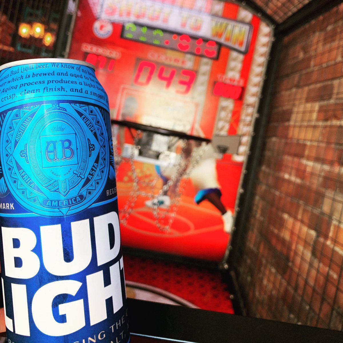 gamersarcadebar's tweet photo. ~TODAY ONLY~ 
$3.00 25oz. Budlight Cans
🍻CHEERS🍻 

Open 4PM-2AM
21+ Link in Bio

#downtownspokane #arcade #pnwarcade #509nightlife #spokanewashington #budlight #popashot #cheers #gamenight #thirstythursday #spokanedrinks #spokanegram https://t.co/tWzIctl9aI