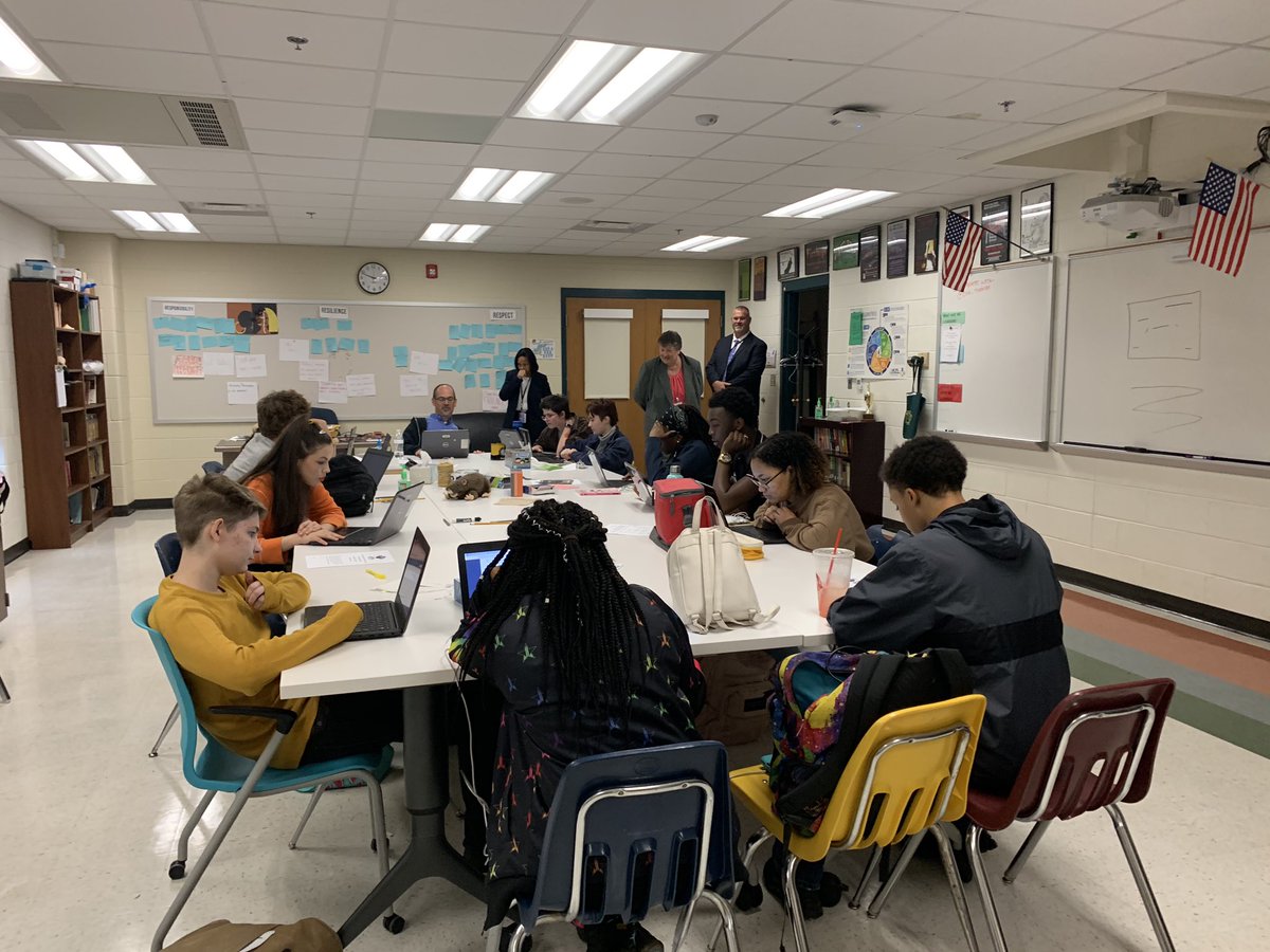 hhs_prncpl's tweet image. DLT visit @HenricoHighSch. They saw some English and Math classes and ended with some Theatre and Musical  Theatre 🎭 @CFA_Henrico #collegeresearch #mathstations #scriptreading #dance