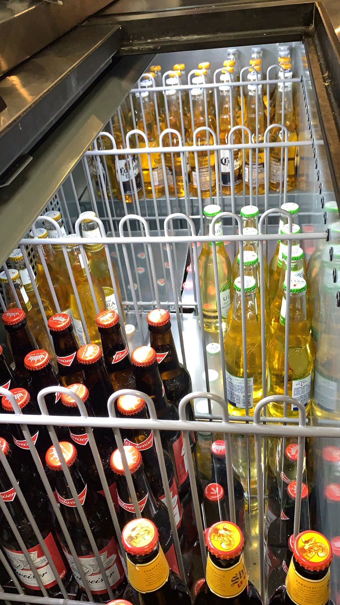 Don’t forget about our Thursday Night Football Special tonight!!! ALL BEERS $2.50 and FREE HOT DOGS til we run out!! #FrostyDogs