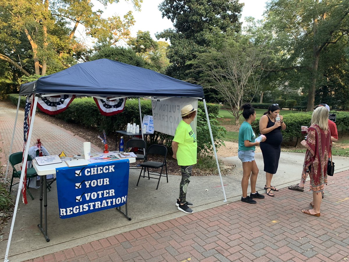 HeyLandoAlex's tweet photo. Registering voters at Alive at 5 in Roswell tonight with @fultondems! @CityofRoswellGA #Alivein5 #GA06 #MarchForward2020 https://t.co/SeSPLHRzRr