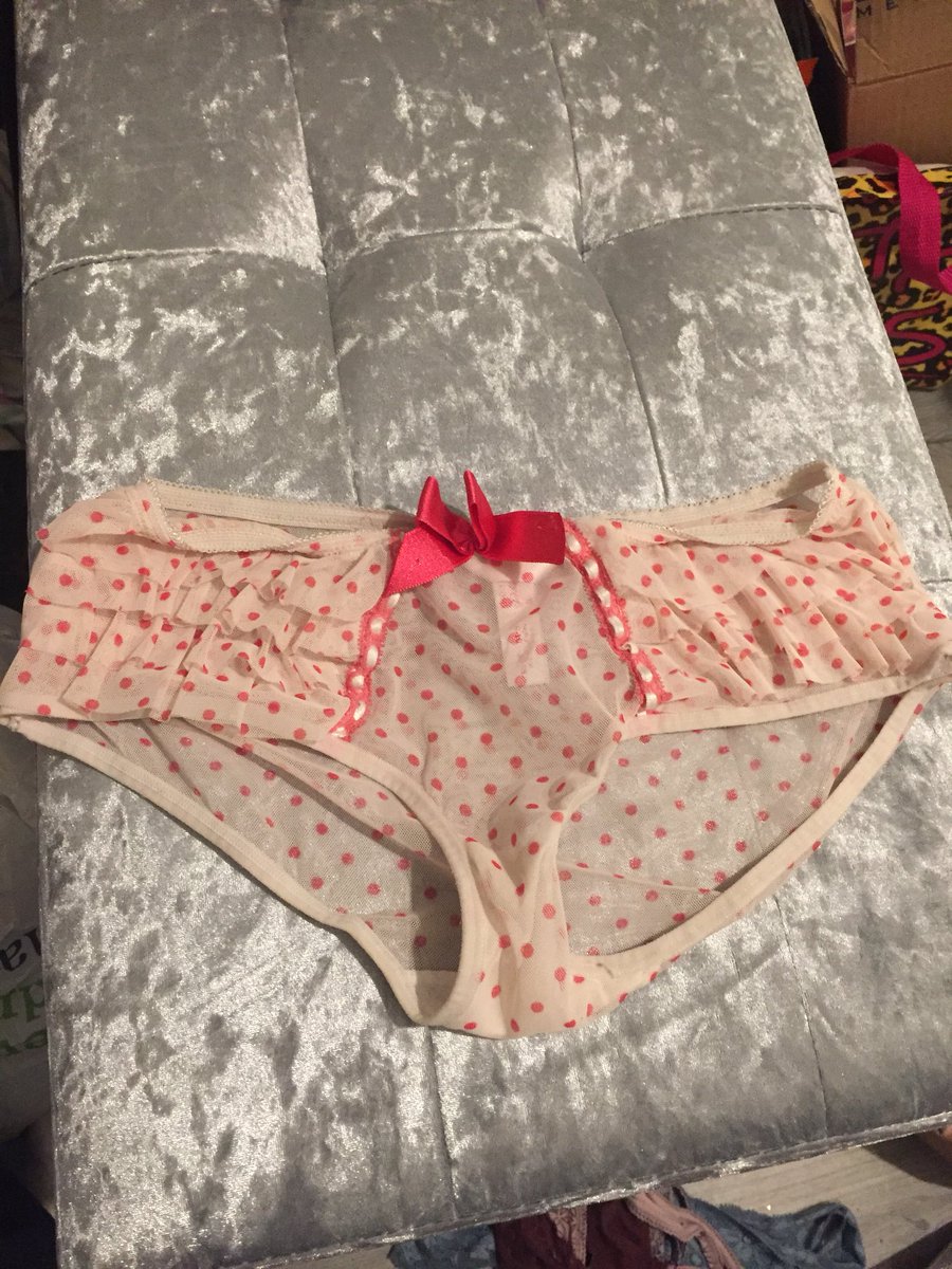 sophssocks's tweet photo. Pink sexy knickers 😉 message me to buy worn = £20 so pay up x https://t.co/MUrQPXZUvp