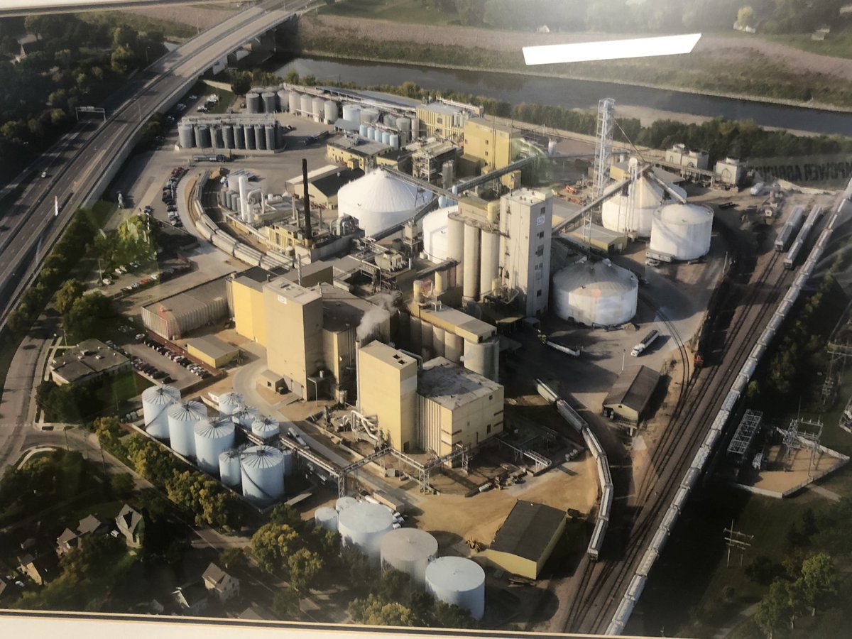 NickAFrentz's tweet photo. Mankato is the #1 soybean processing city IN THE U.S.300,000 bushels processed, and over 7 tons of soymeal produced every day. Toured the CHS plant today w/ future business leaders from @MN_Chamber #LeadersLab. Thanks CHS! @CityOfMankato @GreenSeamRegion @MNSoyGrowers #mnleg https://t.co/ZGuBFPhkkc