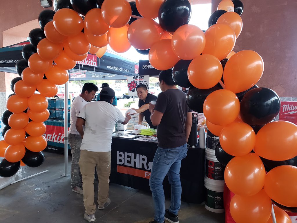 anaruelas91's tweet photo. PRO Day event at the Wilshire Home Depot! Building relationships with our PRO customers! #wilshire #1048 #teamsickinger #pro https://t.co/E4uYVaUZRT