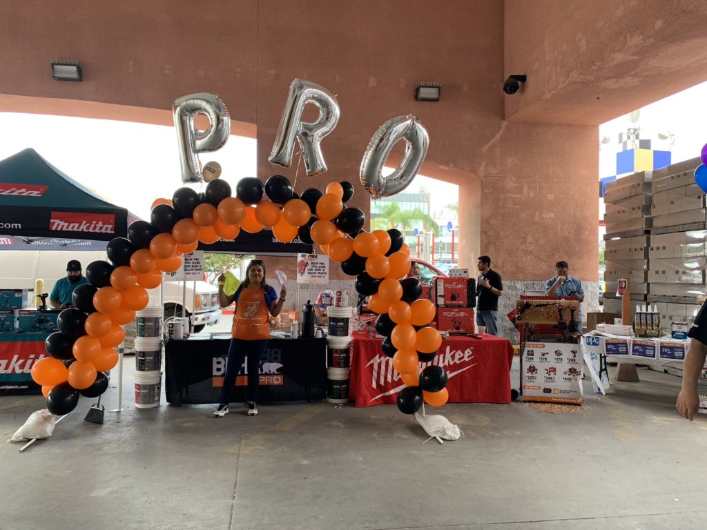 anaruelas91's tweet photo. PRO Day event at the Wilshire Home Depot! Building relationships with our PRO customers! #wilshire #1048 #teamsickinger #pro https://t.co/E4uYVaUZRT
