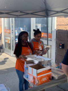 ASDS2582's tweet photo. Pasadena Appreciating Pros today. @MetachaA @larryb2582 @BillEdwardsTHD https://t.co/TBW8RscDhp