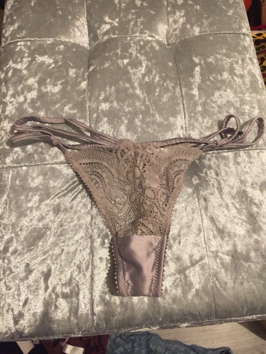 sophssocks's tweet photo. £20 want them to go to a good home 😉 #nopaynoplay retweet if you want me to wear these for you and send them in the mail https://t.co/edbtgKiWOA