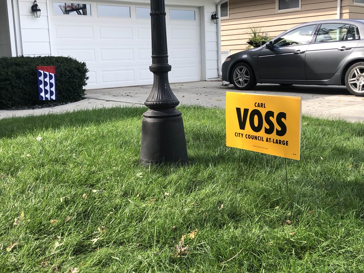 CarlVossDSM's tweet photo. The Webber’s refilled their coffees ☕️ & are back on the road delivering #CarlVoss #yardsigns to supporters in #Beaverdale
#VoteVoss 🗳✅ https://t.co/dL2gdosQKV