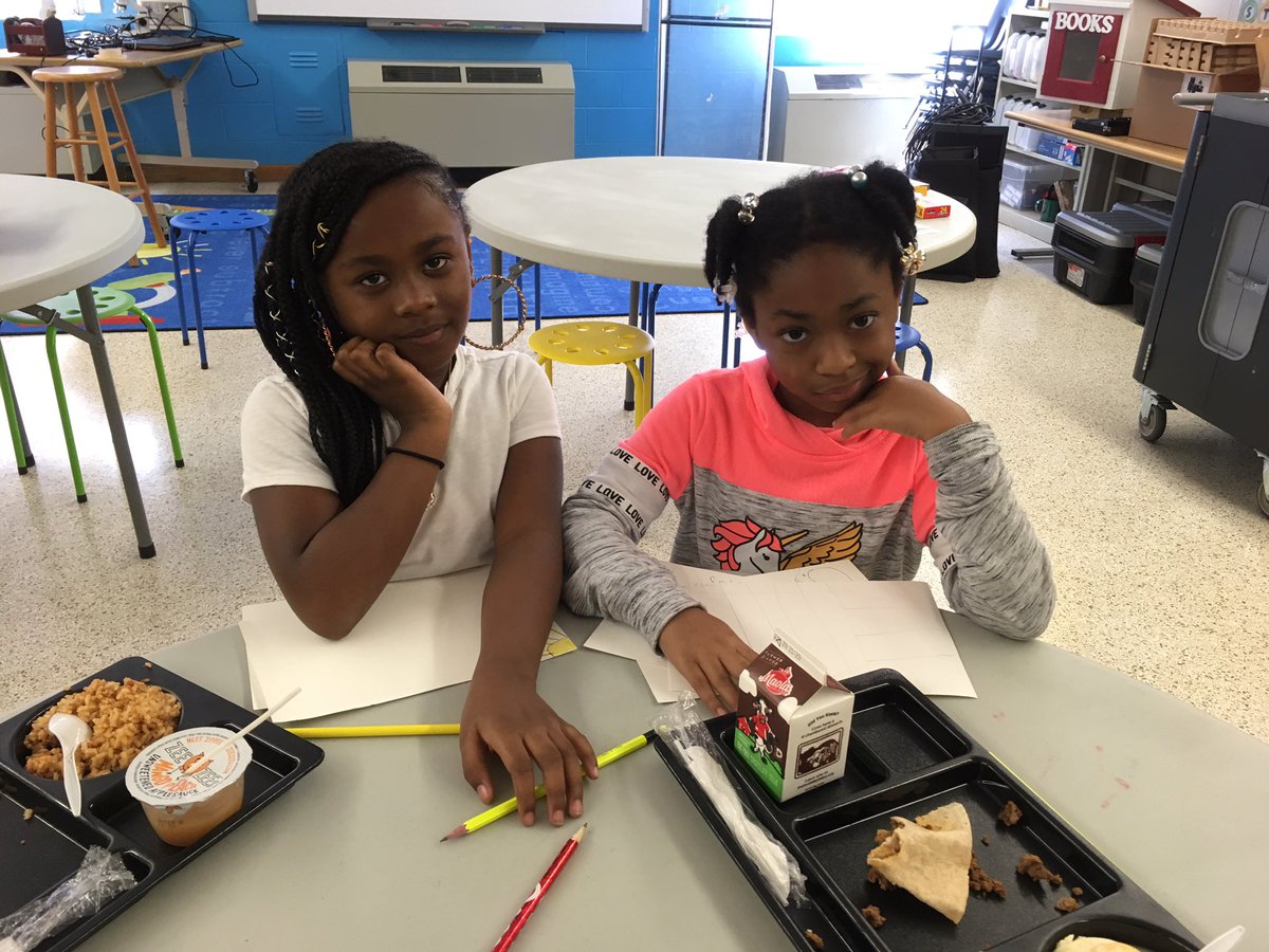 Tekkinheels's tweet image. Lunchtime=chew,chat &amp;amp;brainstorm! These ladies came exploding w amazing  ideas to transform our Learning Garden. 🎉 Then I said “Show me what you mean”😁 #ideasketching #putideastowork #environmentalteam