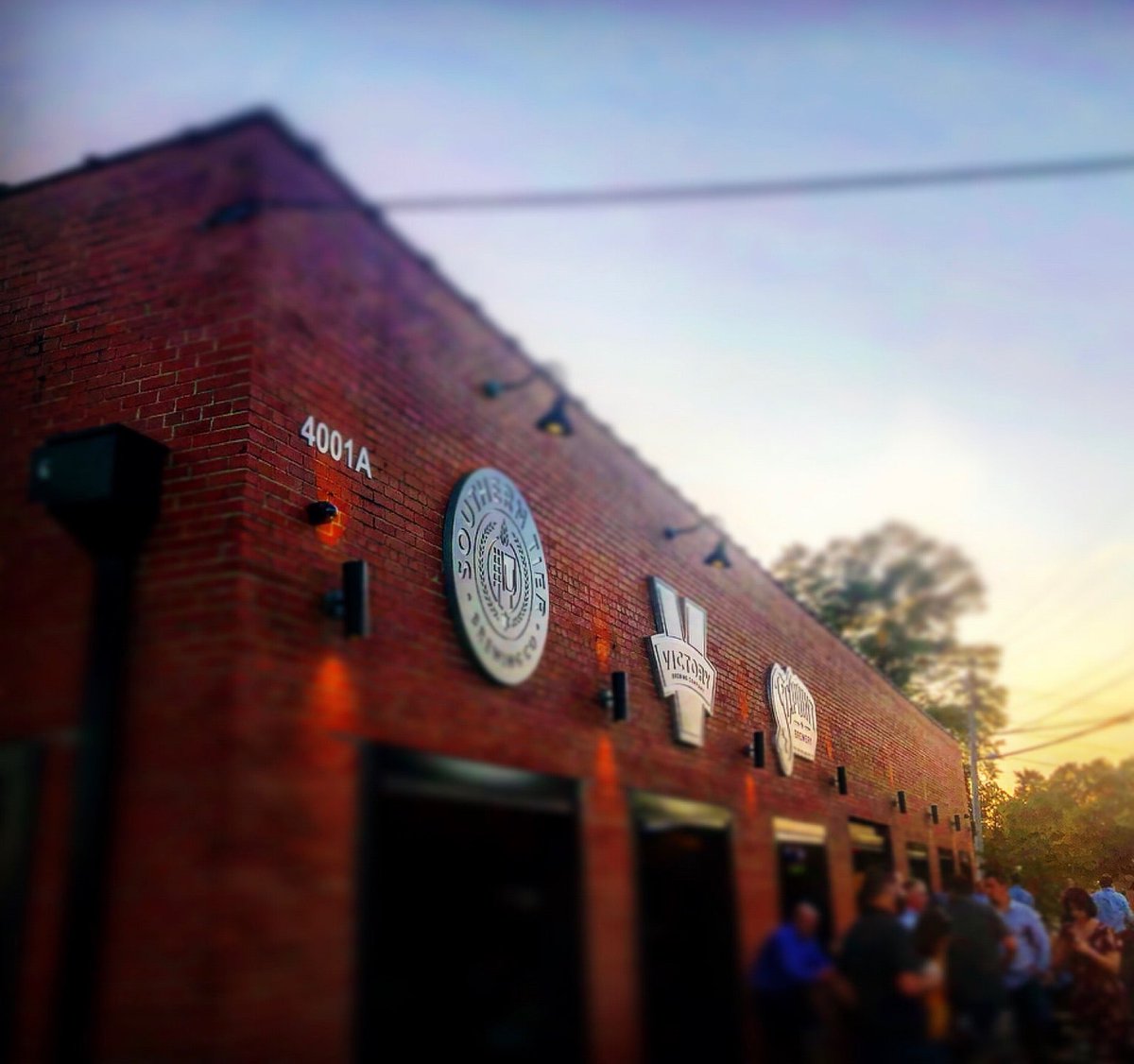 I'm at <a href="/Brewersat4001/">Brewers at 4001 Yancey</a> Yancey in Charlotte, NC swarmapp.com/c/dHaKs4d6yFl