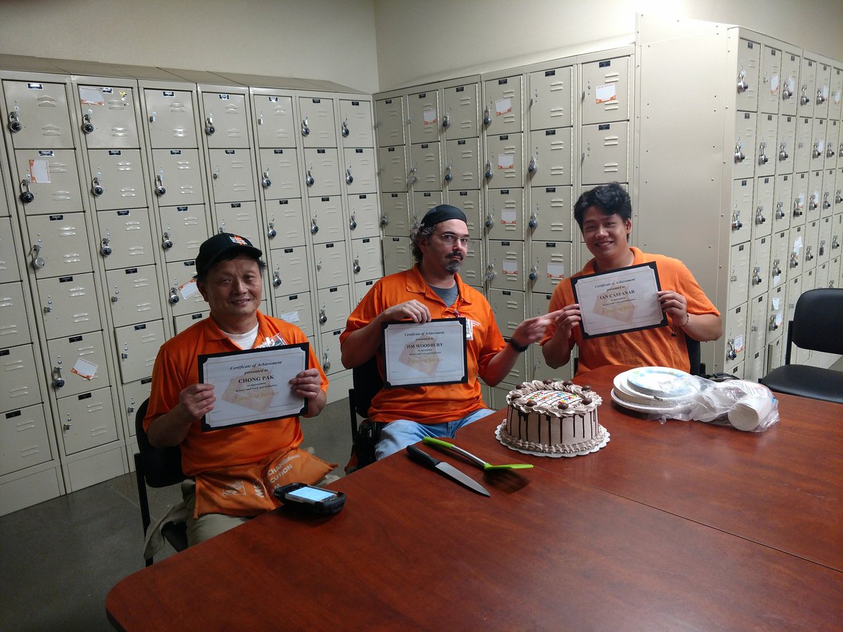 MichelleNR8R's tweet photo. Celebrating anniversaries for Chong, Jim and Ian! Thank you for service guys! https://t.co/9pdm3nCEgU