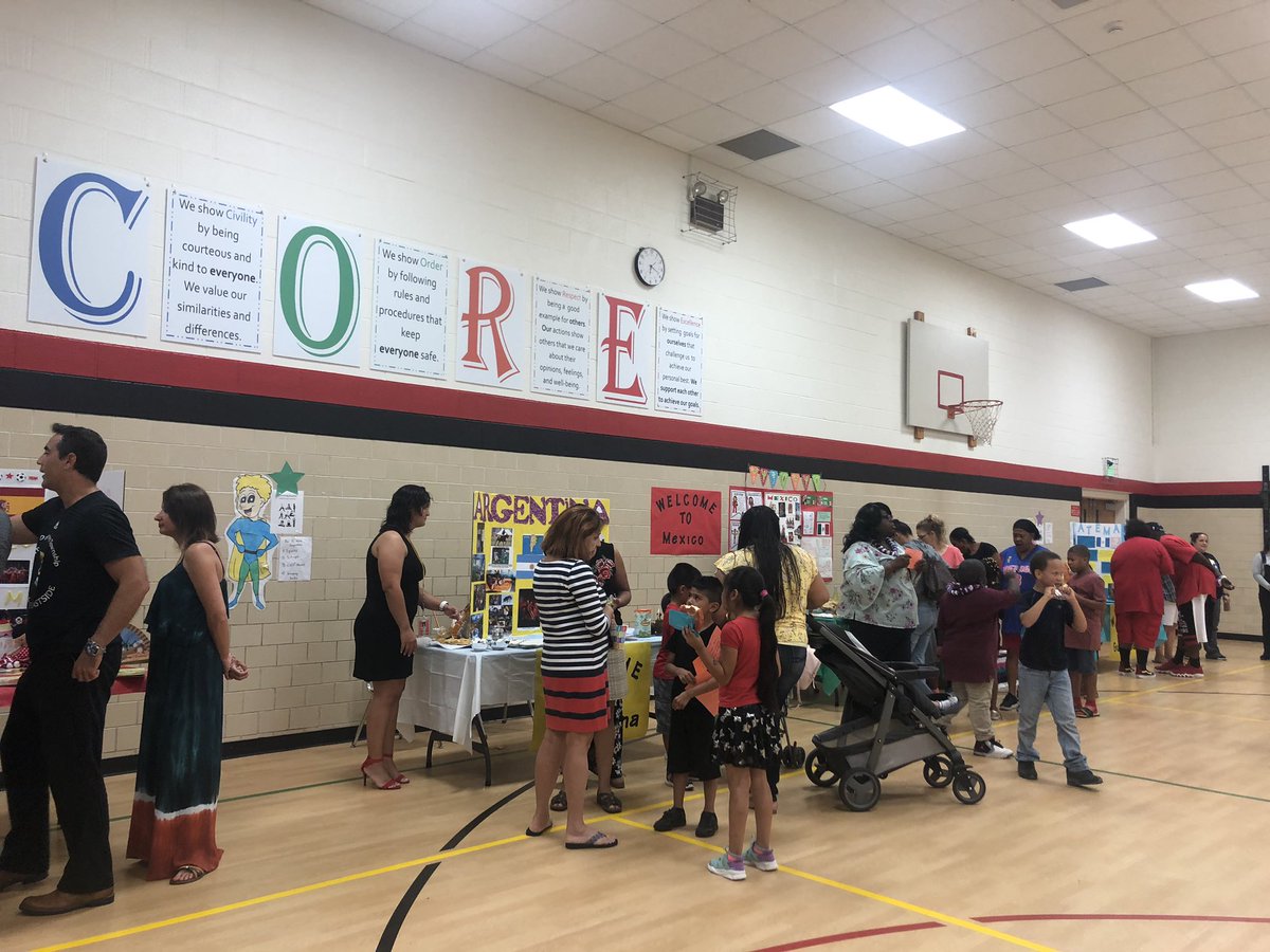 Great journey around the world at Pleasant Run Elementary tonight. <a href="/PleasantRunElem/">Pleasant Run Elem.</a> <a href="/msdwarren/">MSD of Warren Township</a>