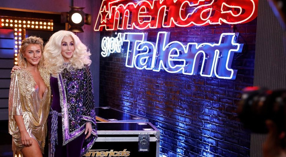 madtv's tweet photo. Mama mia! η Cher τραγουδάει το "Waterloo" στον τελικό του America's Got Talent #madtv #AmericasGotTalent #cger https://t.co/cZgn3mBOyB https://t.co/2VZP5HJPCz