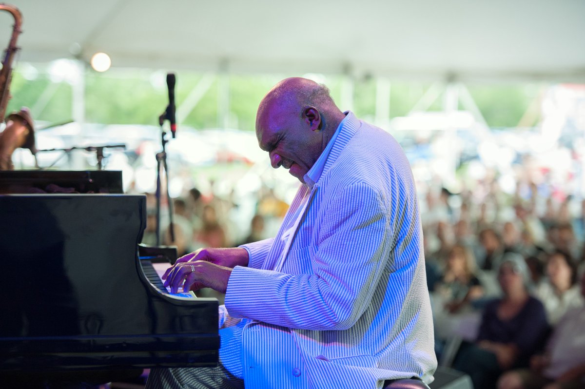 DownBeatMag's tweet image. RIP pianist Harold Mabern. He was 83.

Here’s a review of a recent live recording: bit.ly/2X1oStP
