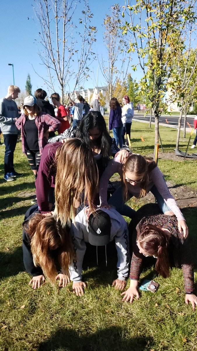 Stdenis_ed's tweet image. Staying together during a fire drill is easier with cooperative games. #activedaily #cooperation @EcoleMcTavish @FMPSD #ymm