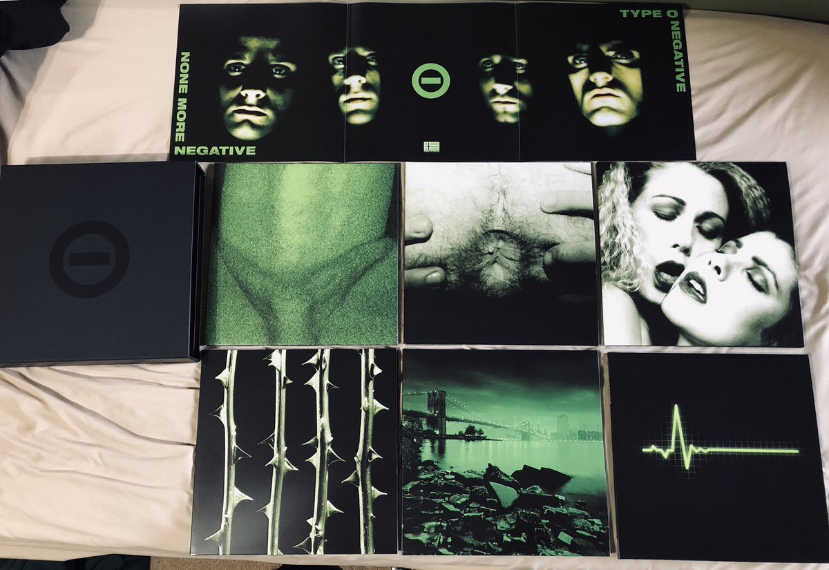 BilderWowie's tweet photo. Heres the rest of my night💀💚 #NoneMoreNegative https://t.co/vGSdKVGQD3