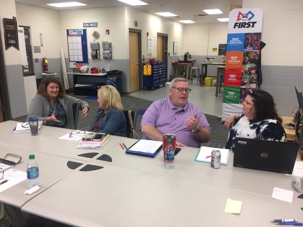 MichelleC_EDU's tweet photo. Whitfield Elem Principals are the best!!! Sharing awesome ideas.  Blessed to work with such amazing instructional leaders! #onewhitfield @CedarRidge_wcs https://t.co/UUYsRn98Li