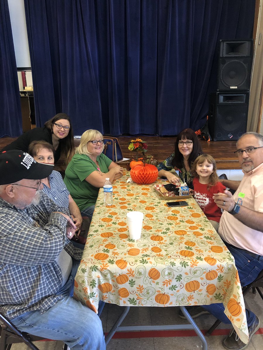 warrenpartyof5's tweet photo. Absolutely BLOWN away with the amount of Grandparents we had  come today and eat lunch with our kiddos! AMAZING! So many grandparents! We love the support! This is what makes DIXIE GREAT! #dixiegreat #richintradition -#Zone1derful @DixieDragons082 @DragonsPTA @DixiePrincipal https://t.co/nYLhkpUgnI