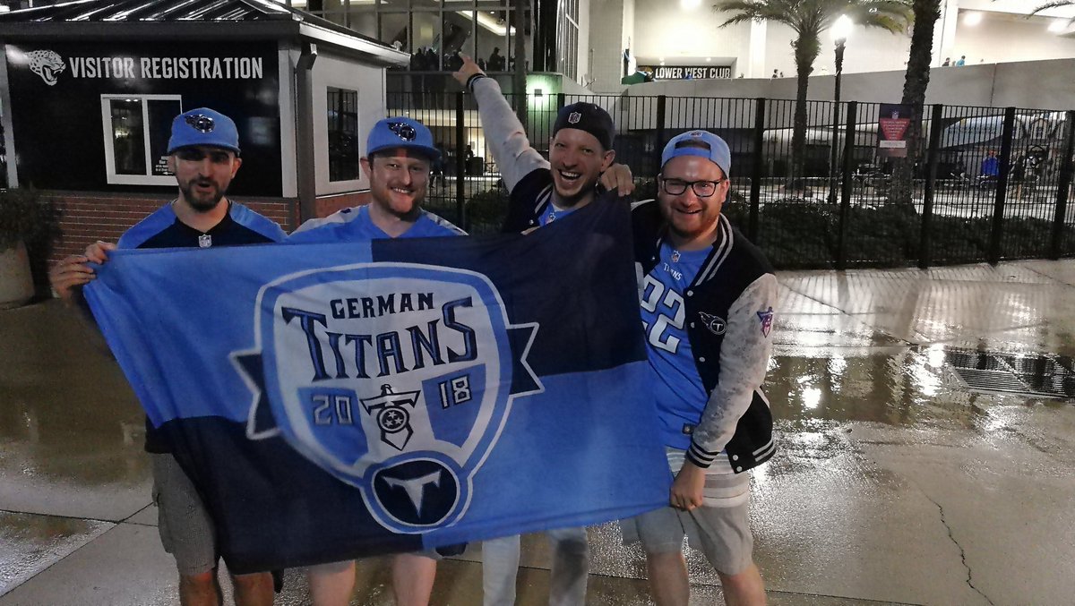Flosch1006's tweet photo. Beat the Jags! #TitanUp #TENvsJAX #ranNFL #ranNFLsuechtig #GermanTitans #AbfallAusDuvall https://t.co/q54p8a3jh0