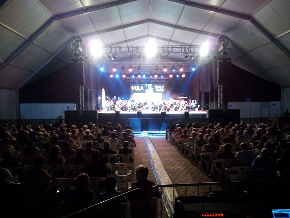 MULA
SIMPLEMENTE EXTRAORDINARIO Y SOBRESALIENTE el concierto ofrecido en directo por la banda de la agrupación musical muleña.

facebook.com/joseluis.piner…