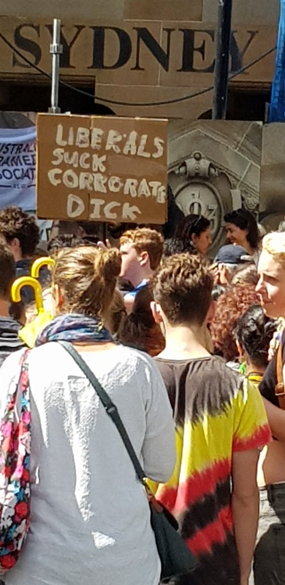 TracyMuSung's tweet photo. My favourite sign #ClimateStrike https://t.co/irezDnenrb
