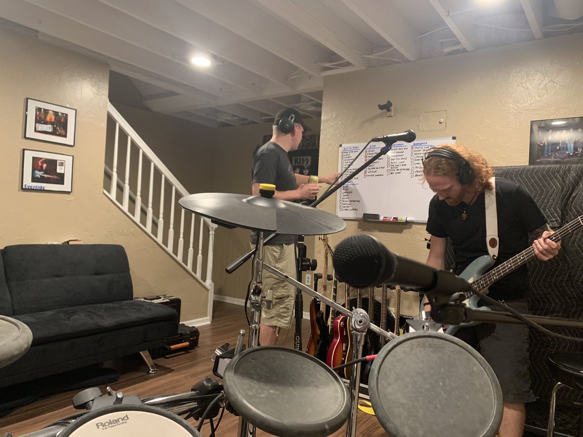 justnpeterson's tweet photo. Getting ready to drop some HUGE shows for 2020 gat damn https://t.co/Hn5KrOtNDZ