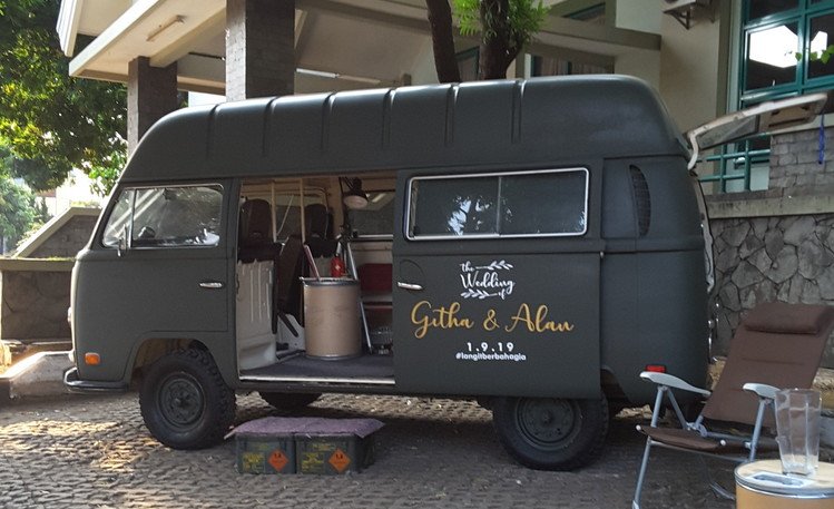 bdgphotobooth's tweet photo. #photoboot #bandung #jasa #sewa #stand #backdrop #wedfing #planner #party #harga #menarik #eventdesk #boothoameran #boothportable #standpameran https://t.co/ONcqh4I70o