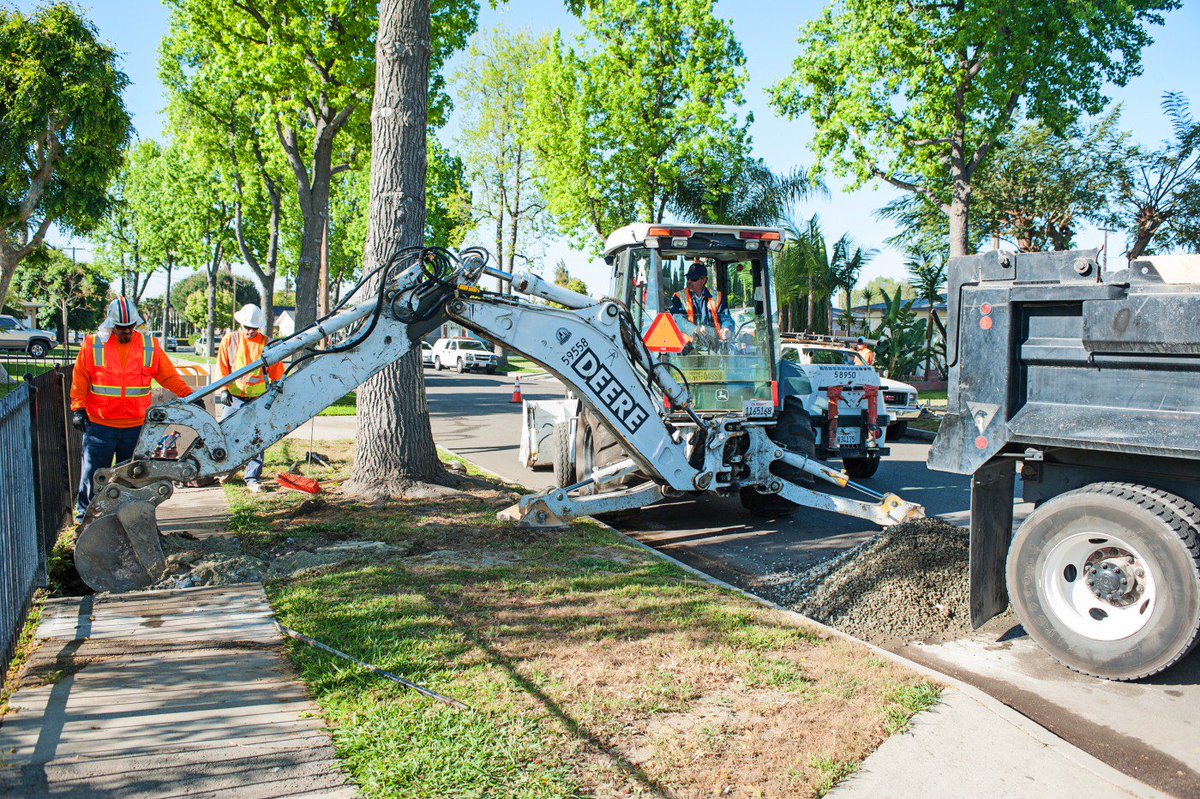 CityofSantaAna: Check out the #CityOfSantaAna's street construction map at santa-ana.org/pw/constructio… and avoid getting stuck in traffic during your commute! #StreetConstruction