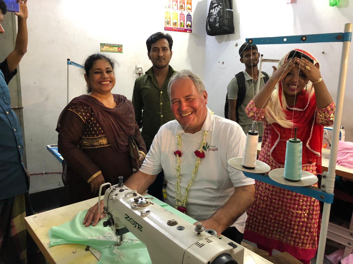 CFOBUK's tweet photo. Day 6 #ProjectShapla @BobBlackman team from @CFIDinfo & @CFOBUK visited the Oxfam/DSK Project in Kamrangircher region, Dhaka supporting over 3000 female home-based workers with business skills development. @oxfamgb #WomenEconomicEmpowerment https://t.co/P3y6dEJJsU