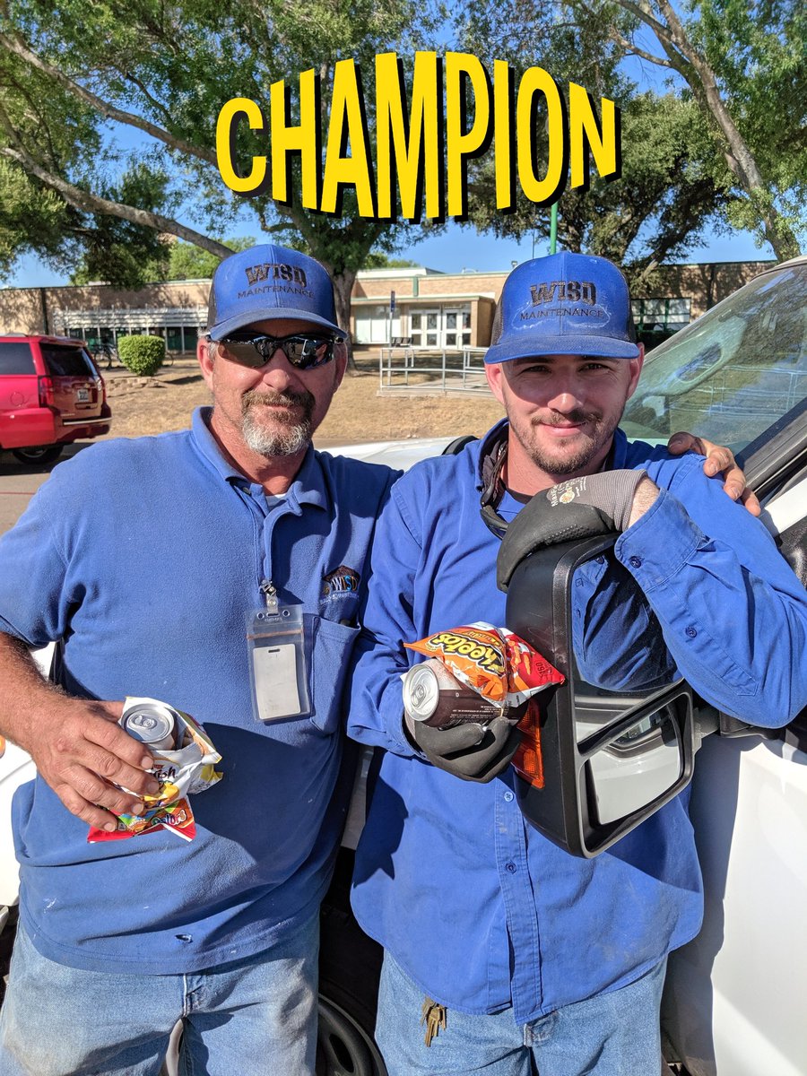 MsHaleyDean's tweet photo. You never know what your day will consist of as a #schooladmin. "Supervised" the trapping of a possum in our garden. I left it to the pros...@fuentbu1 and @wacoisd maintenance. I was a πand "supervised" from behind a door in fear of getting in it's path. #LAMMPDS #wacoisd https://t.co/dAj6q8PQB1