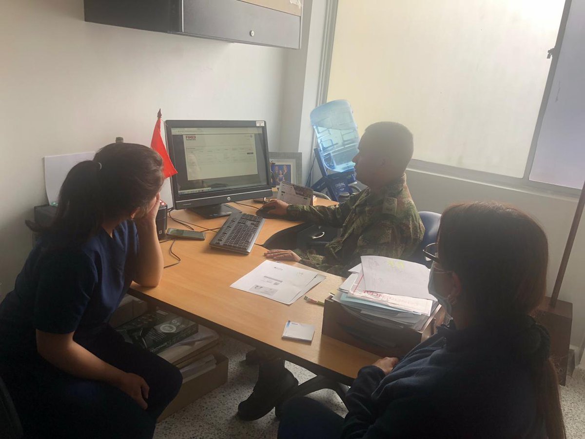Ejercito_Disan's tweet photo. Establecimiento de #SanidadMilitar de #Facatativá implementa la Ficha Médica Digital #FIMED con el fin de agilizar los trámites y procesos. Pensando siempre en el bienestar de nuestros usuarios. Enfocándonos en un servicio de excelencia. #HéroesAsistiendoHéroes #SaludPrimeraLey https://t.co/fsCksmSLmn