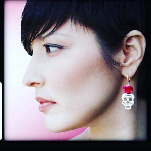 ilaments's tweet photo. It was 2011, when these earrings got featured in @instylemagazine due to a series of divine events. One being that my client at the time was Mexican Sugar Skulls, and they contacted Angela to feature a few things from her website.

Our Vida y Muerte Earr… https://t.co/YFfGZm16mE https://t.co/rW8hmFD6mB