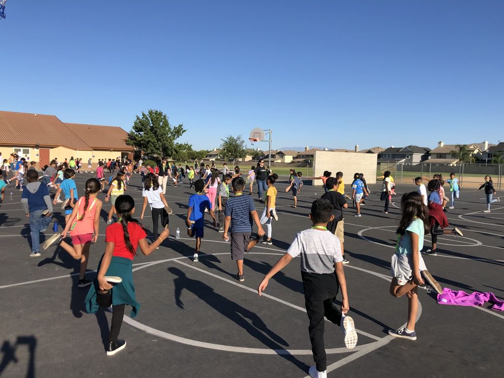 FalconsAvalon's tweet photo. We love how our Falcons are stimulating brain activity through physical activity! #FalconsCommit2Fit #Commit2Fit #FalconsUnitedInExcellence #PhysicalActivity https://t.co/eymvPrlmf7
